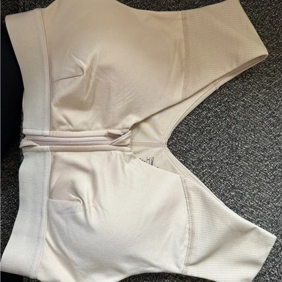 Seamless Cream Women's Bra - Picture 1 of 4